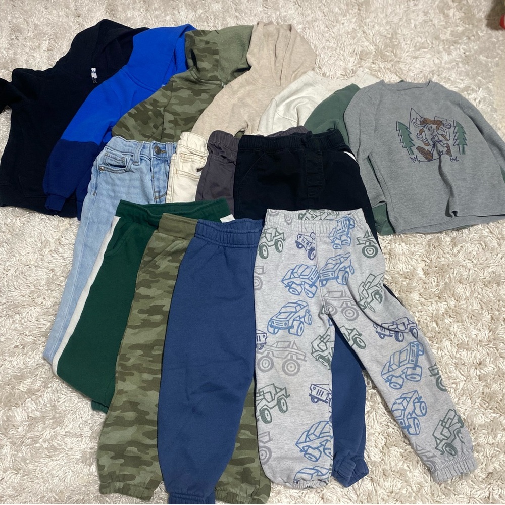 Lot of 3T toddler boy clothing - hoodies, pants, sweatpants